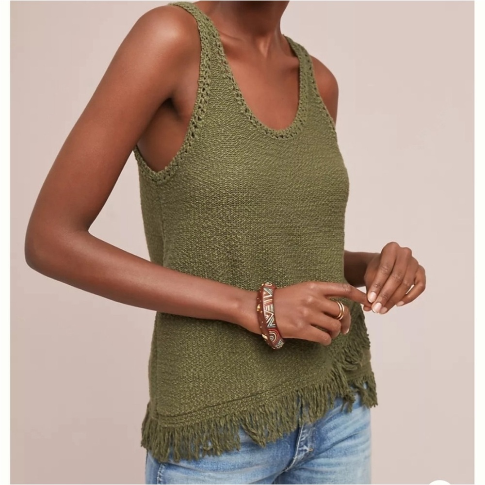 Anthropologie Akemi + Kim Olive Green
Fringed Sweater Tank Size Small